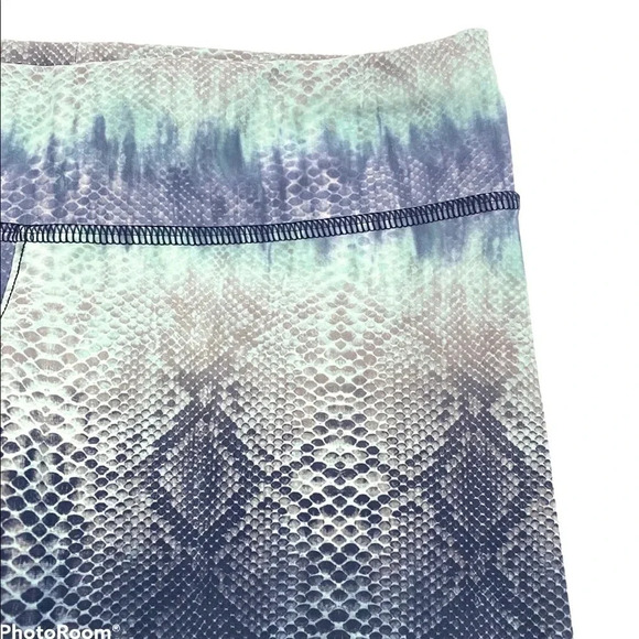 NUX Rio Capri Leggings Chameleon Ombré athletic Activewear Summer Crop Size S - Picture 7 of 8